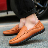 Mazefeng 2019 New Summer Man Leather Slip-On Casual Shoes Adults Fashion Lazy Loafers Men Driving Doug Shoes Breathable